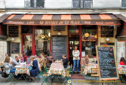 Au Bistrot de la Place at 2 Place du Marché Sainte-Catherine